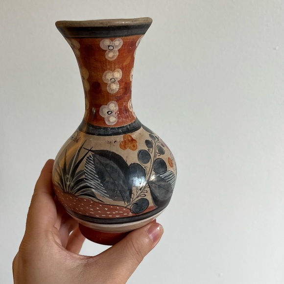 Painted clay vase - Picture 3 of 6